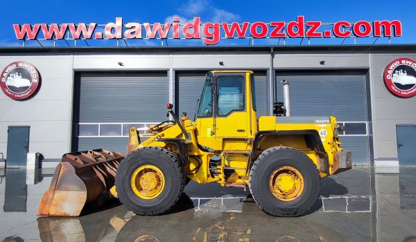 KOMATSU WA270-3